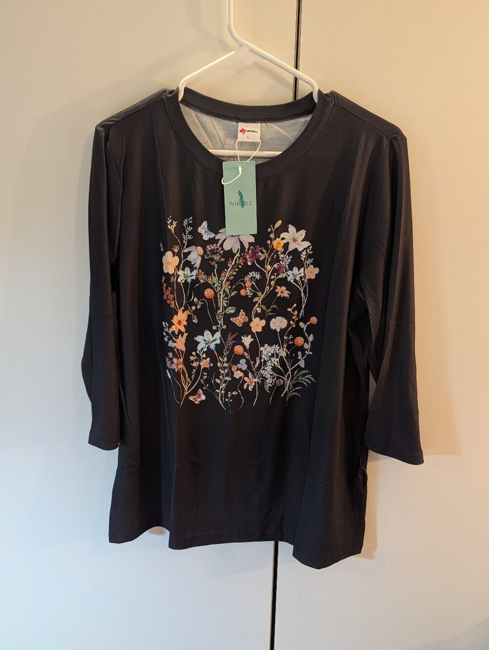 Wiholl Woman's L Black Floral Crewneck Long Sleeve Tee NWT
